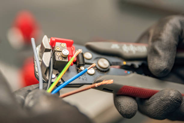 Best Local Electrician Companies  in Salem, OH
